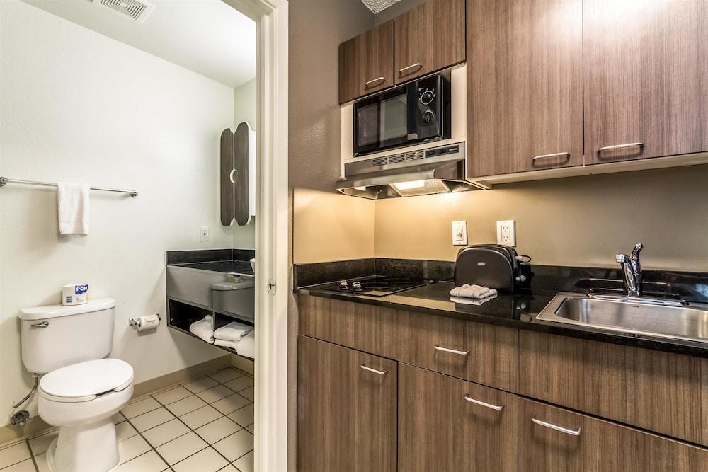 Studio 6-dallas, Tx - Northwest Hotel Dallas